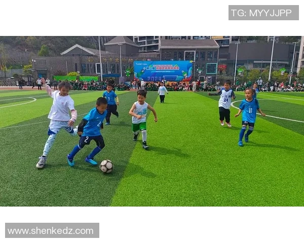 小学生足球教学视频全面解析提升孩子们的足球技能与团队合作能力